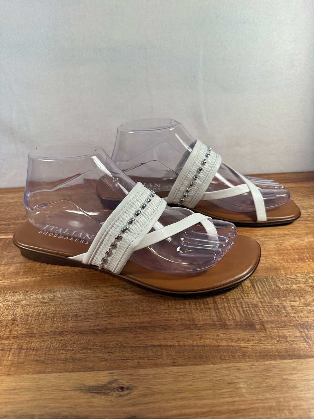 Italian Shoemaker Thong Slip-on Sandals White with Silver Size 8 NWOT - Picture 3 of 10